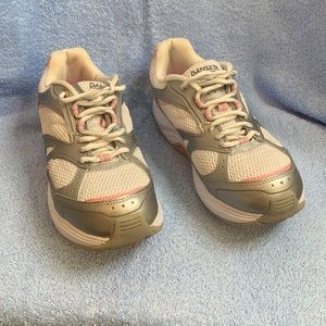 Danskin Now I-NET Technology